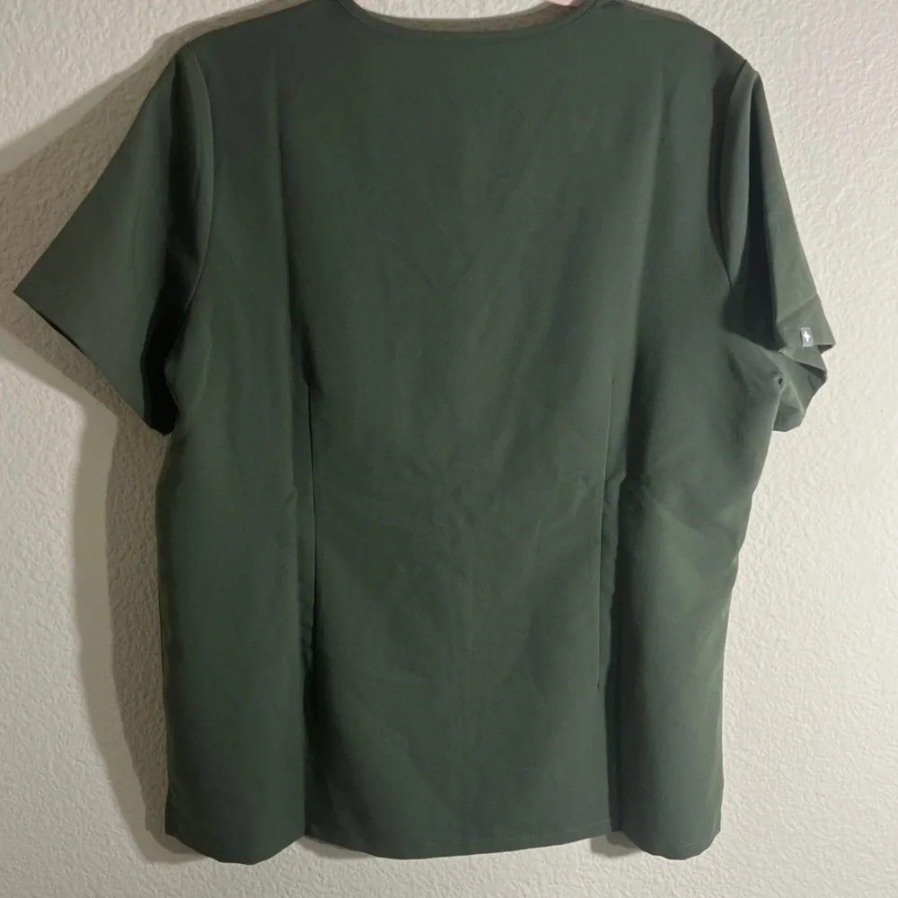 Figs Women's Catarina One-Pocket Olive Green V-Neck Scrub Top size L medical - Picture 7 of 7